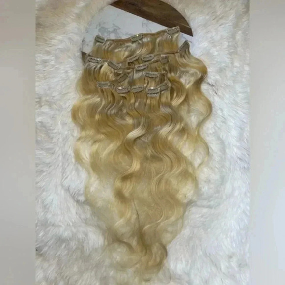 22 Inch Human hair Light Blonde Clip in extensions - Picture 2 of 6